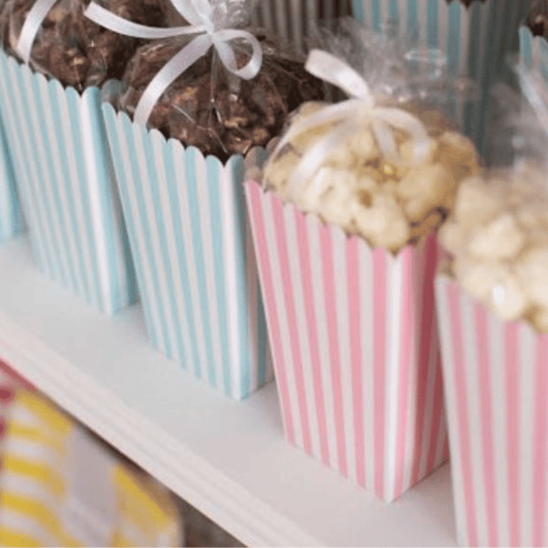 Read more about the article Why Straight Edge Popcorn Containers Are a Must-Have for Any Snack Bar